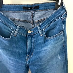J BRAND - Sawyer Destruct jeans size 27